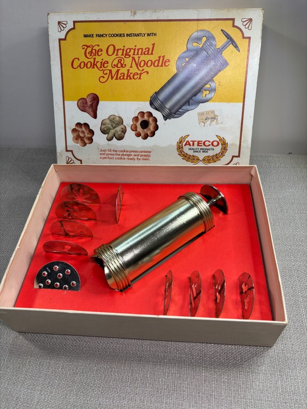 Vintage Ateco The Original Cookie & Noodle Maker #685 Complete Set