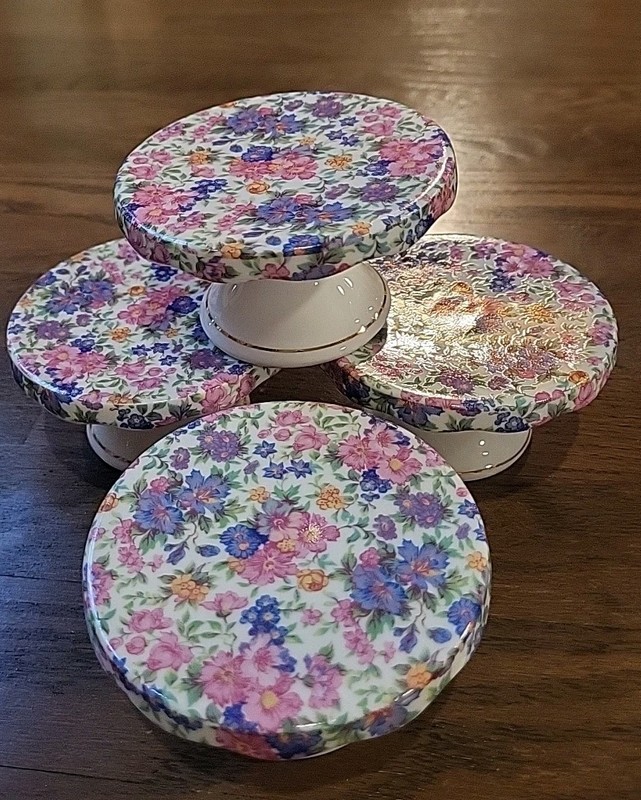 Grace’s Teaware Cupcake/Dessert Stand Pedestals Chintz Floral 4″