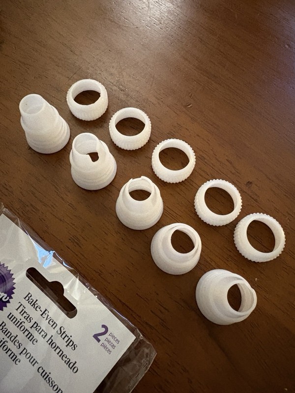 LOT Wilton 21 tips for Cake Decorating Icing + bake even strips, scissors, brush gallery