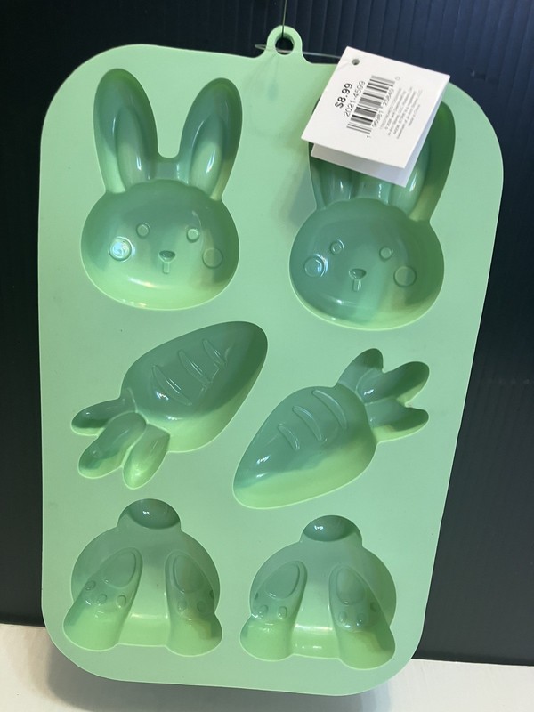 NEW Jo-Ann Easter Bunny Rabbit & Carrots Silicone Baking Candy Gelatin Mold gallery