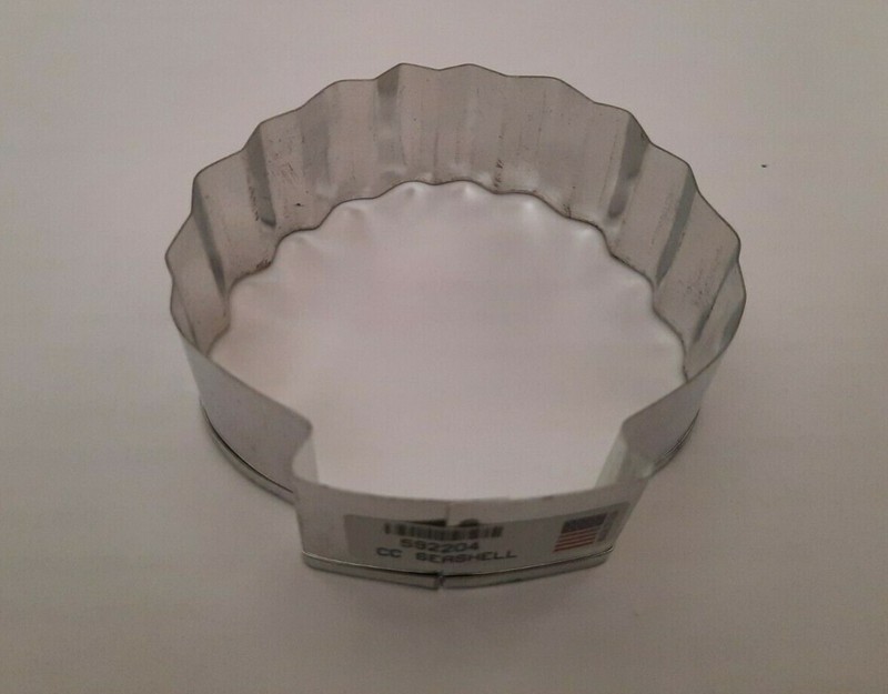 Sur la Table Seashell Shell Metal Cookie Cutter Shape 3.5″ Brand New