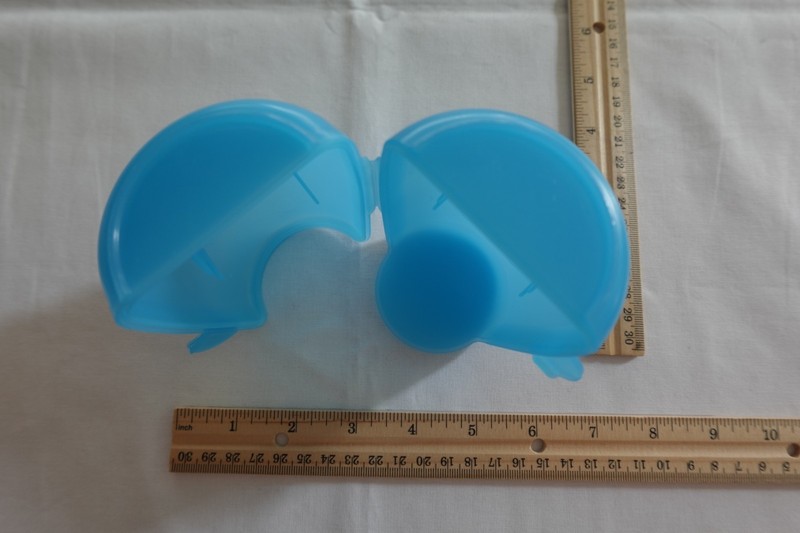 EUC Cup-A-Cake Blue Cupcake Muffin Holder Container 3.5"x3.5" Holds Regular size gallery