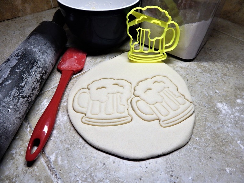 BEER MUG FOAM CUP ALCOHOLIC BEVERAGE SODA POP ROOT BEER COOKIE CUTTER USA PR2318 gallery