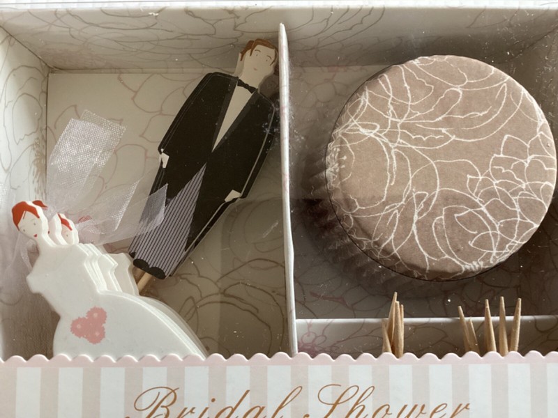 Meri go Round 72 CUPCAKE CASES & 72 TOPPERS Bridal Shower WEDDING Bride Groom gallery