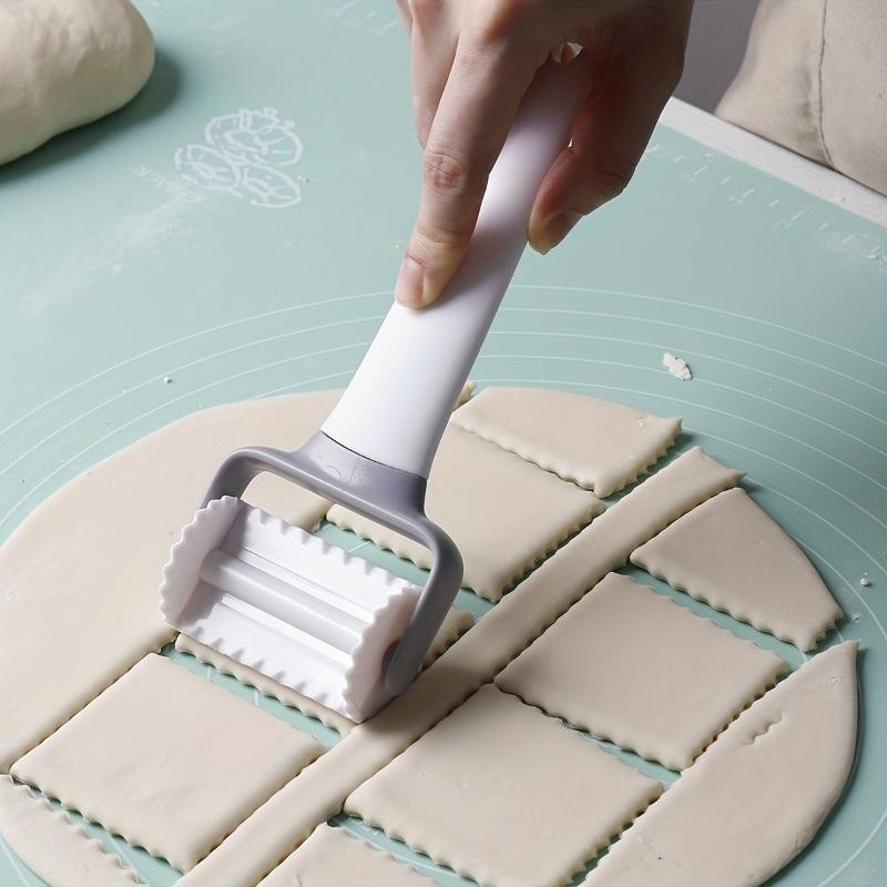 1pc Pastry Roller Cutter Dough Wheel Cookie Cutter Baking Tool Gadget