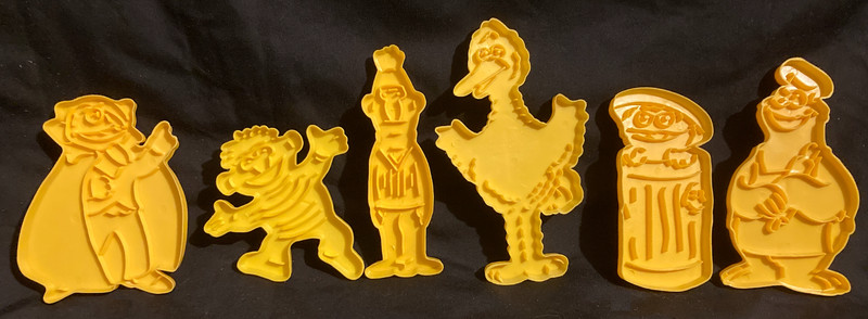 1970s Vintage Sesame Street Cookie Cutter Set by Wilton