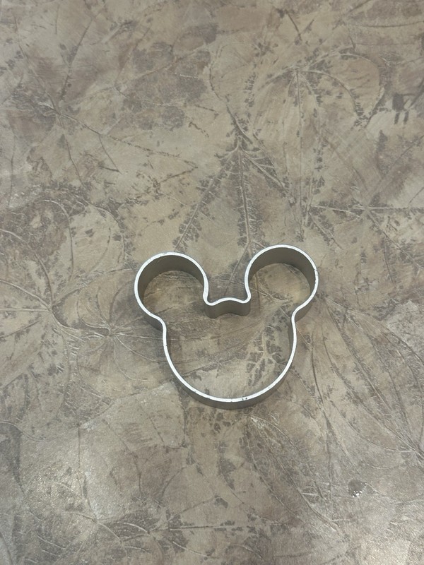 Minnie / Mickey Mouse Cookie Cutter. Ideal for Disney theme cake/cupcakes/cookie
