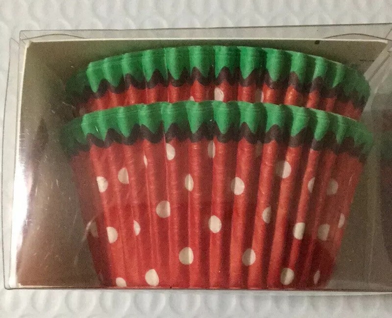 Cupcake Creations Standard Baking Cups 32 pack, Red, Green