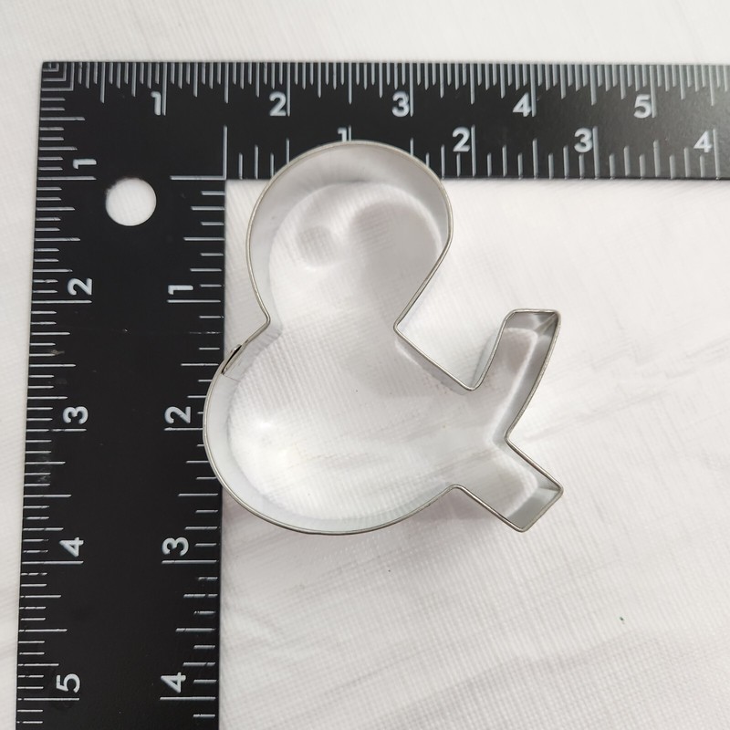 Cookie Cutter & Punctuation Ampersand Wilton Brand Monogram Metal gallery