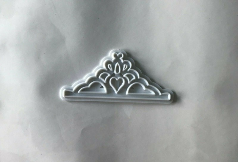 Easy To Use 2 in 1 Crown/Tiara Fondant Impression Mould For Cakes And Cupcakes gallery