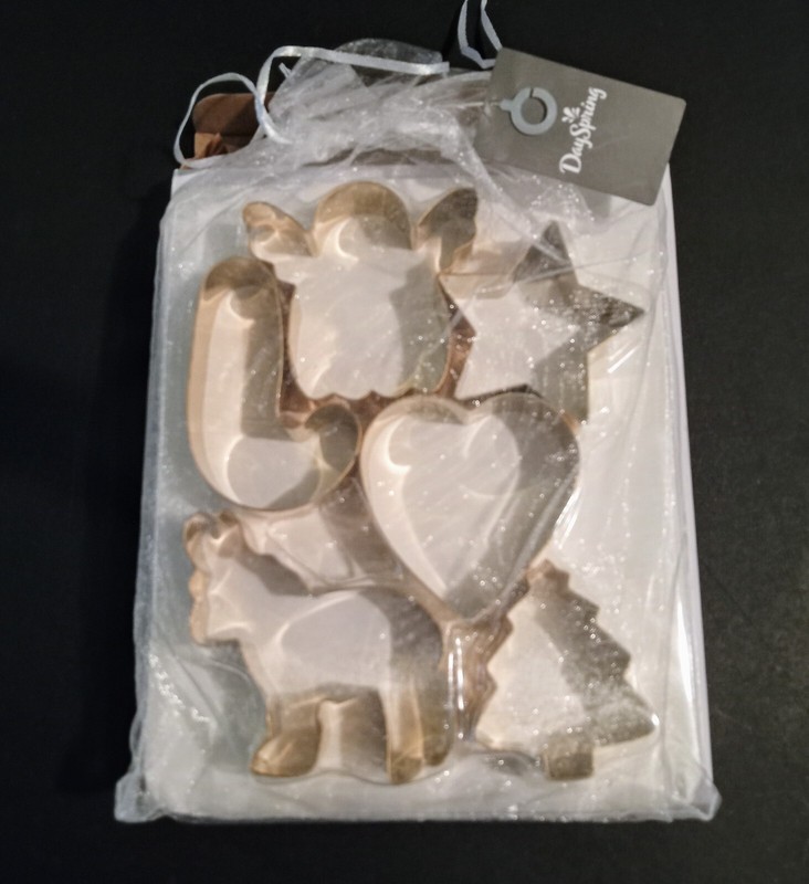 UNIQUE 6 Gold Tone Cookie Cutters Christmas Set NEW BOXED STORY CARD ORGANZA BAG gallery