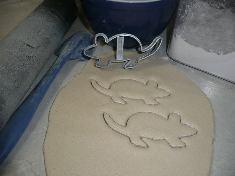 PLAYFUL KITTY CAT PET THEME SET OF 6 COOKIE CUTTERS MADE IN USA PR9028 gallery