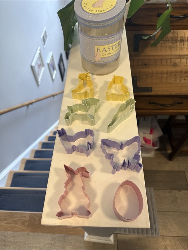 Williams Sonoma Easter Cookie Cutters Set of 8 gallery