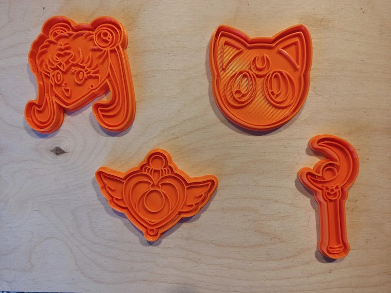 Sailor Moon 3D Molding Plastic Moon Scepter Brooch Cookie Cutter Set New