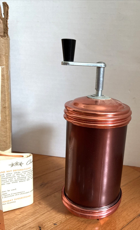 NOS Vintage Mirro Betty Crocker Aluminum Cookie Press 11 Discs 3 Tips Copper NOS gallery