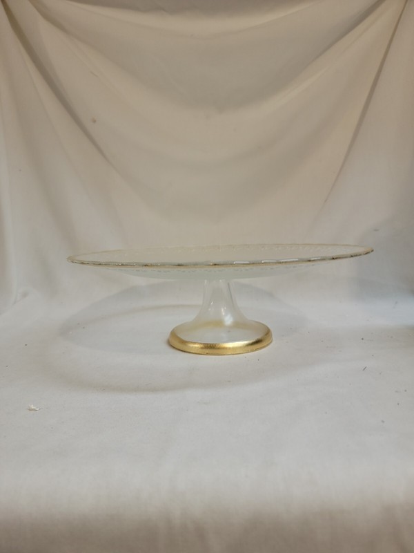 Open Box Classic Touch Trophy Collection Cake Stand w/Fleur- Du-Lis Gold Border gallery