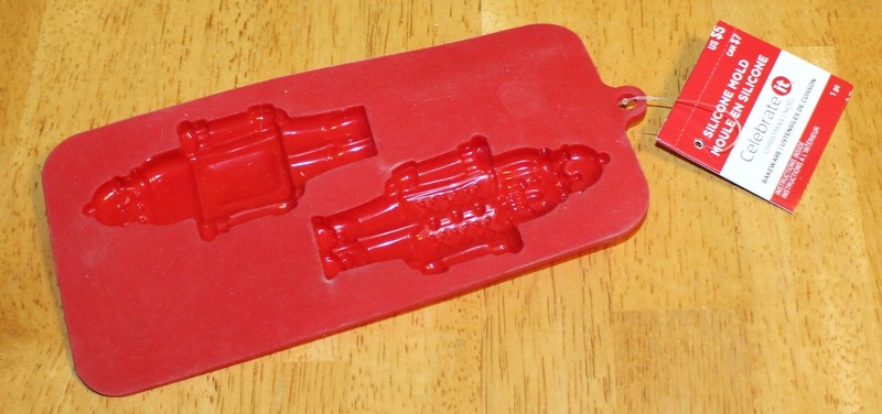 Celebrate IT! ~ RED SILICONE HOLIDAY NUTCRACKER CANDY/COOKIE MOLD #603687 - New gallery