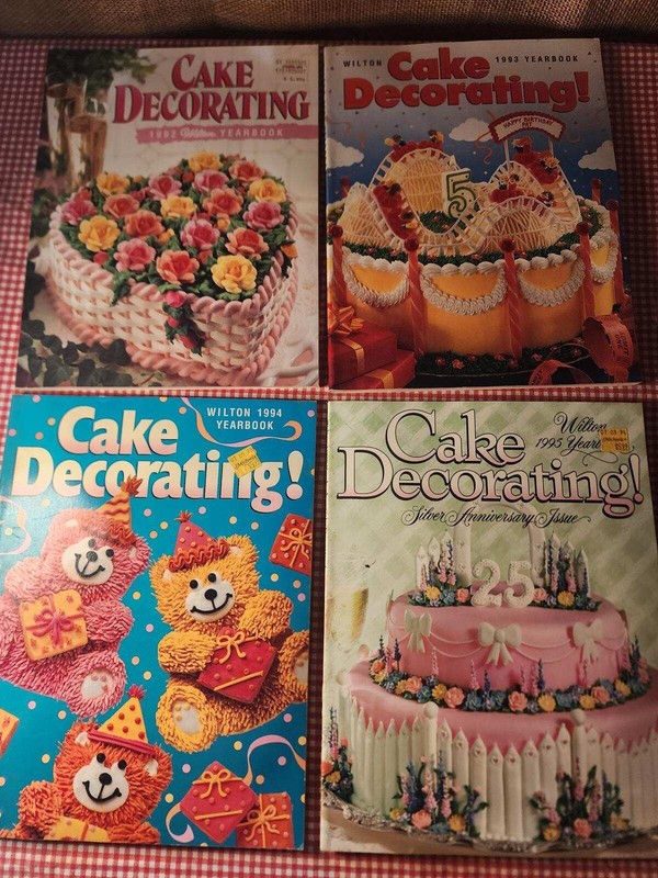 11 Piece Mixed Lot Vintage Wilton Cake Decorating Books gallery