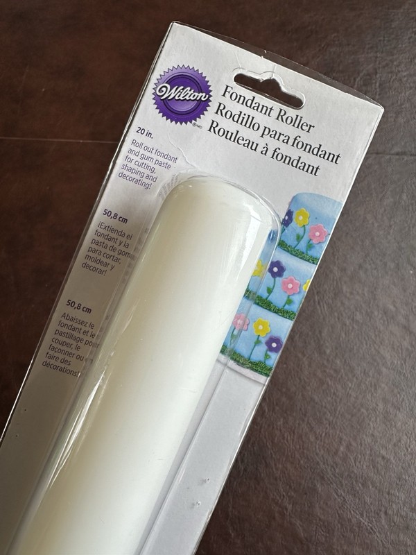 Wilton Large 20″ / 50cm Fondant White Roller Rolling Pin, UPC 070896192103