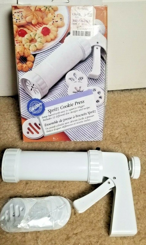 Wilton Sprizt Cookie Press – W/12 Decorating Disks – Never Used Easy Squeeze