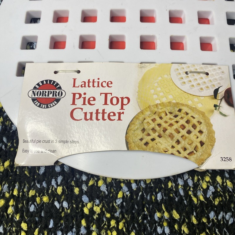 Lattice Pie Top 9.75" Crust Cutter Decorative Dough Norpro New gallery