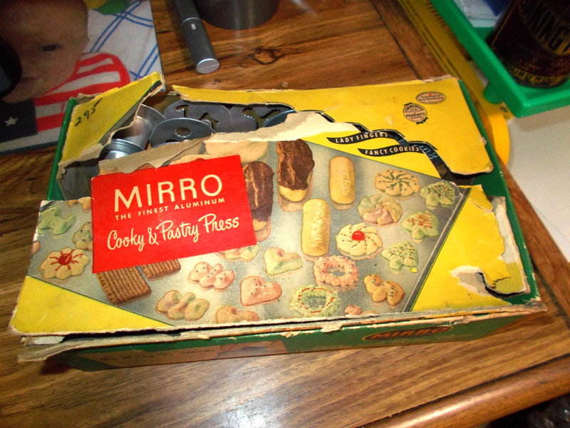 Vintage 1950’s Mirro Cooky (Cookie) & Pastry Press Aluminum w/box 358 AM