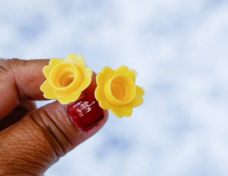 VTG Set of 12 Floral Cake Toppers Candle Holders Retro MCM Party Birthday Decor gallery