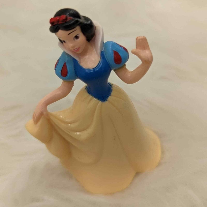 Disney Princess Snow White Cake Topper / Figurine