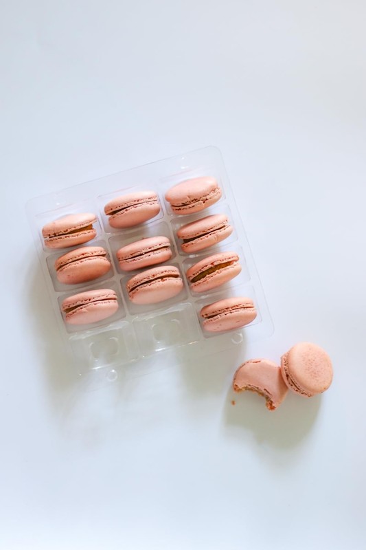 Ve Vend Exchange Vend Exchange Clear Plastic Macaron Containers - Fits 12 gallery