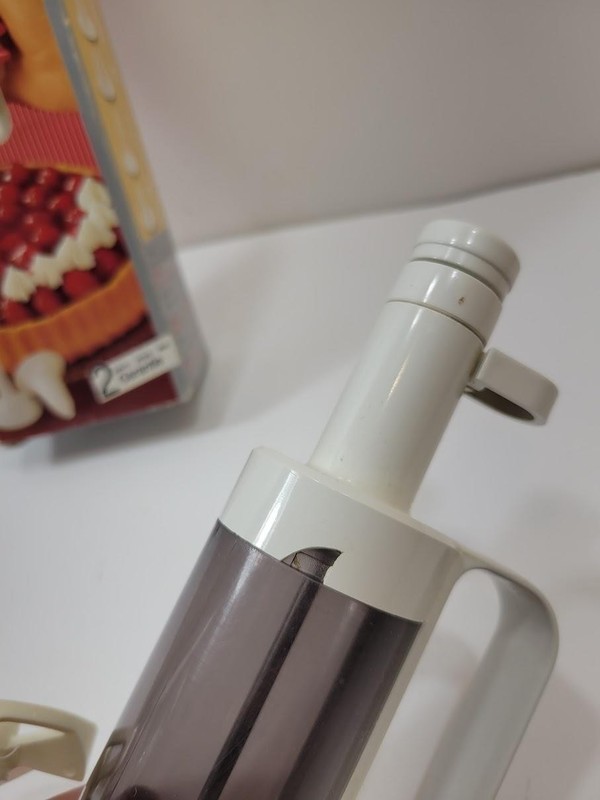Leifheit Einhand-Garnierspritze One Hand Pastry Decorator Icing Tool Boxed gallery