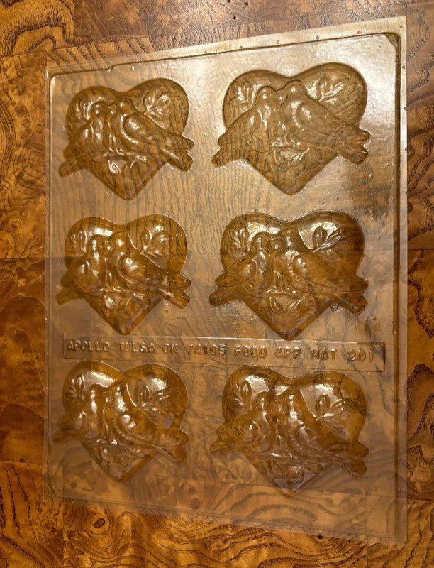 Hearts with Doves Pieces Chocolate Candy Soap Mold gallery