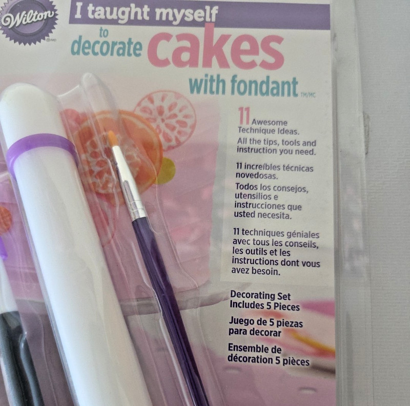 Wilton I Taught Myself to Decorate Cakes with Fondant Decorating 5 Piece Set gallery