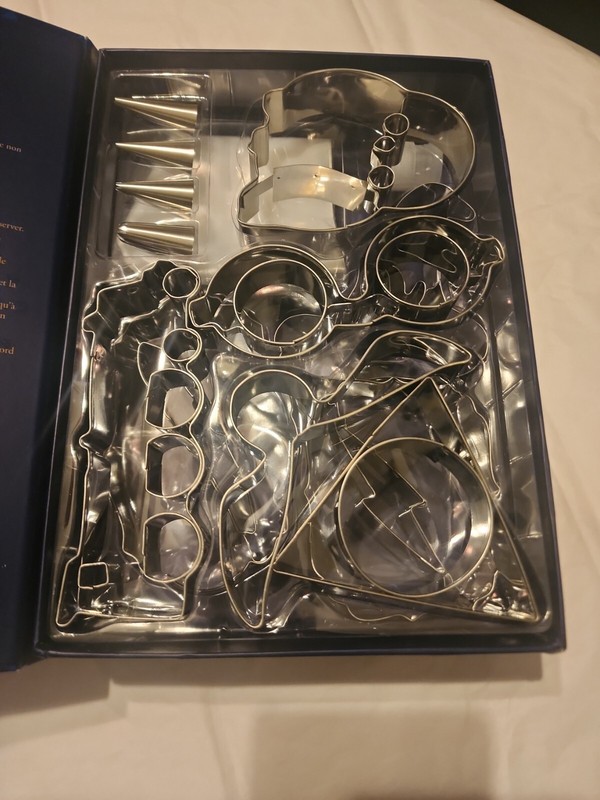 Williams Sonoma Wizarding World Harry Potter Cookie Baking Kit New Unused gallery