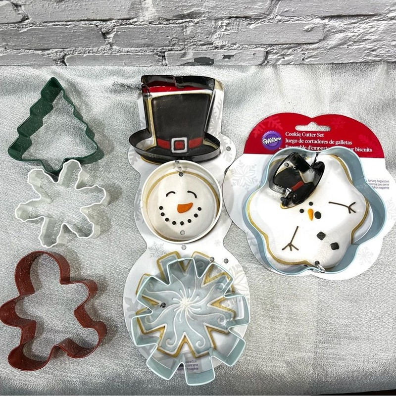 Cookie Cutter Sets 20 pieces - Holiday, Spring Flowers, Safari, Ocean and Snoopy gallery