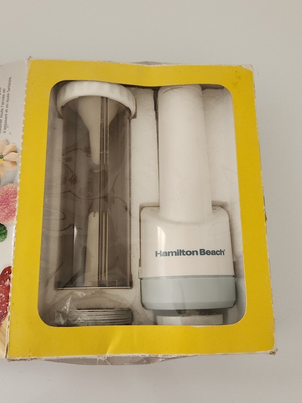 Hamilton Beach 80080 Cordless Cookie Press and Dessert Food Decorator Used gallery