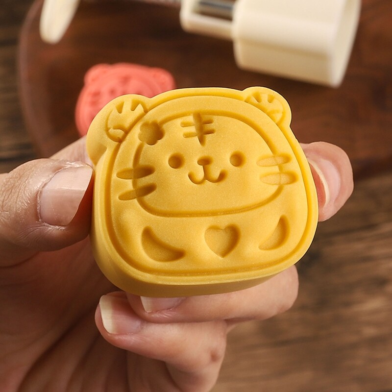 Plastic Material Mooncake Mold 50g Shaped Stamps Moon Cakes Moulds for DIY gallery