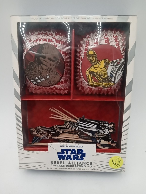 Star Wars Birthday Party Cupcake Decorating Kit NEW OPEN BOX #udb5