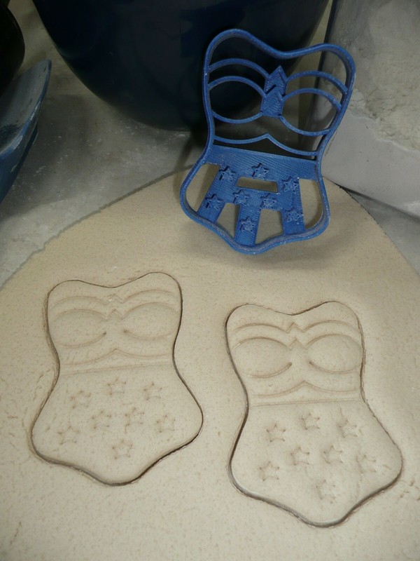 THEMED WONDER WOMAN CORSET SUPERHERO COOKIE CUTTER MADE IN USA PR4455 gallery