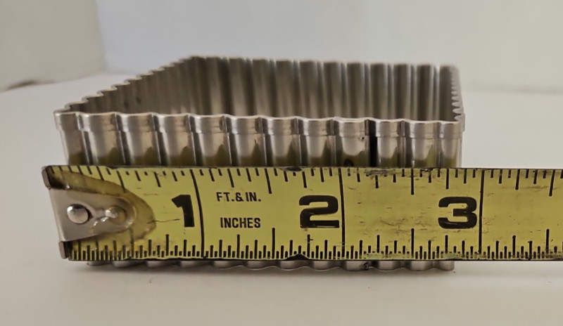 Ateco Cutters 5-Piece Set Double Fluted Square #5203 1-1/8" to -3-1/4" With Tin gallery