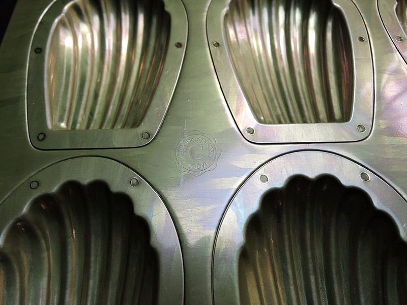 Chiyoda metal Shellfish cake Madeleine mold 8P Baking sheet oven New Courier gallery