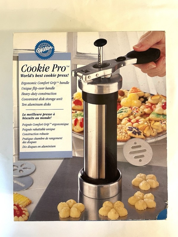 Wilton Cookie Pro Press Silver Black Ergonomic Grip 12pc Heavy Duty Disk Storage