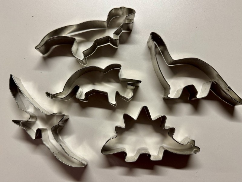 Vintage Fox Run Set of 5 Metal Dinosaur Cookie Cutters (MADE IN THE USA)