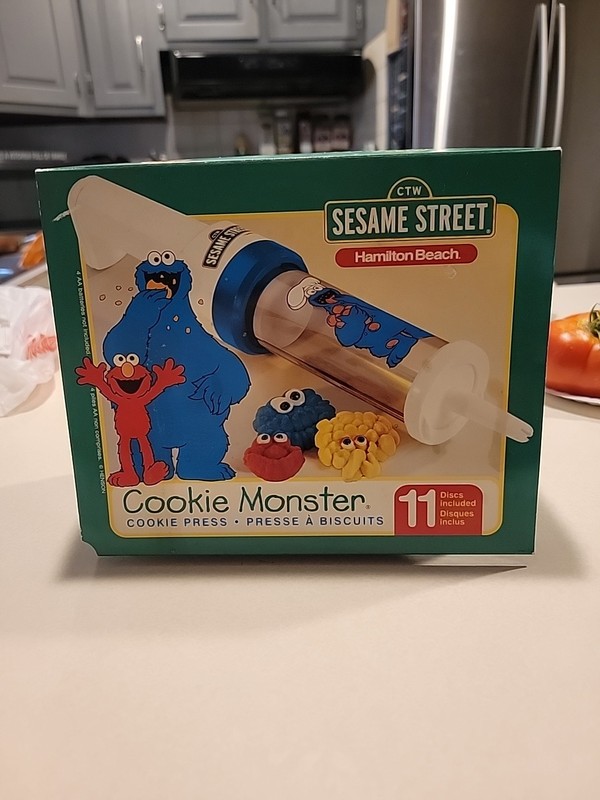 Vintage Hamilton Beach Sesame Street Cookie Monster Battery Cookie Press EUC
