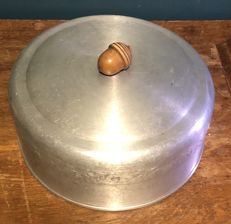 1950's MCM West Bend Aluminum Acorn 10" Cake / Pie Plate Lid W/ Humidity Stone gallery