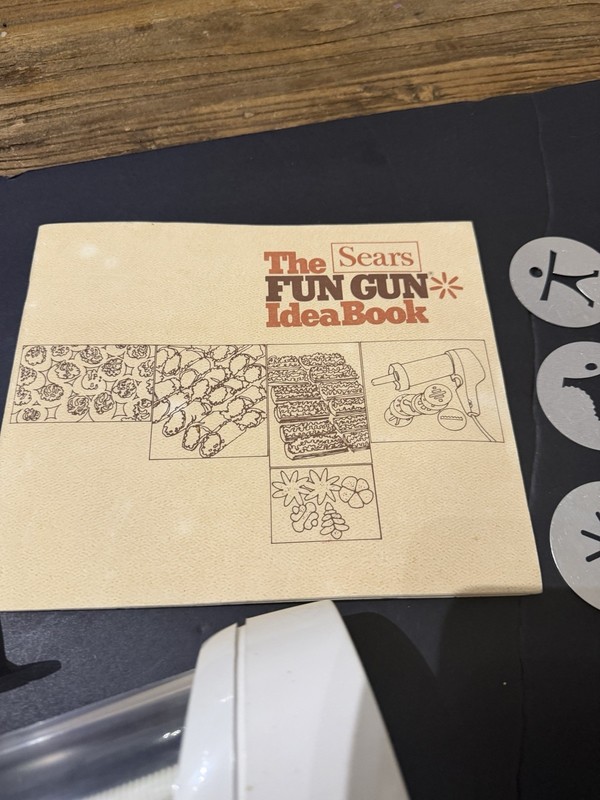 Vintage Sears Fun Gun Electric Cookie Pastry Press Super Shooter 9 Discs 3 Tips gallery