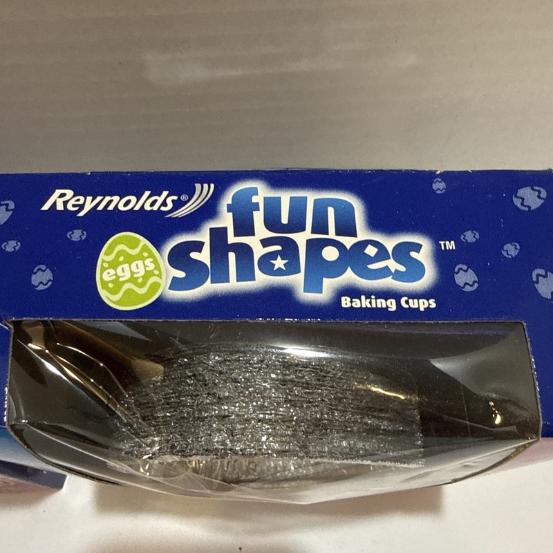 Reynolds Fun Shapes 2 Sets of 24 Oval Egg Foil Baking Cups Easter Cake gallery