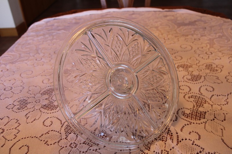 Diamond Cut & Leaf Pattern Vintage Pedestal Clear Round Cake Stand gallery