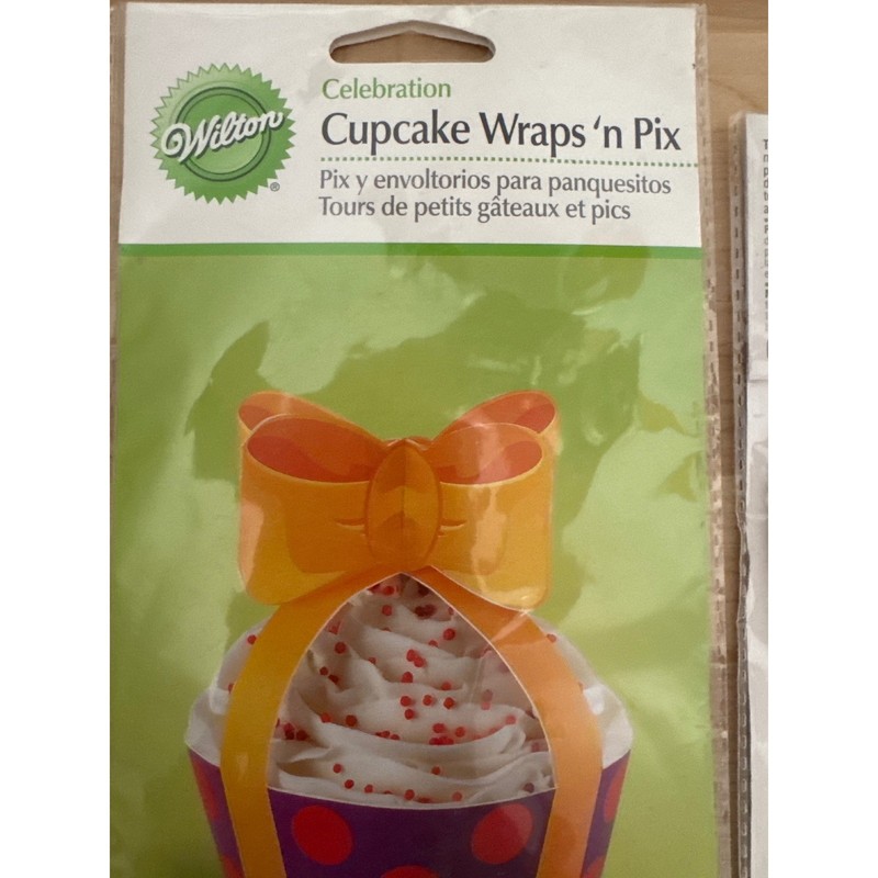 Wilton Celebration Cupcake Wraps n Pix 24 Count Purple Orange Polka Dot Bow gallery