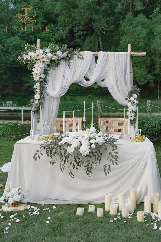 Tinge Time Artificial Sweetheart Flower Swag Table Cloth And Table Runner Pack gallery