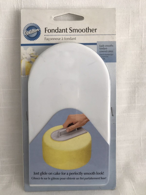 NEW Wilton Fondant Smoother: Easily Smoothes Fondant Covered Cakes